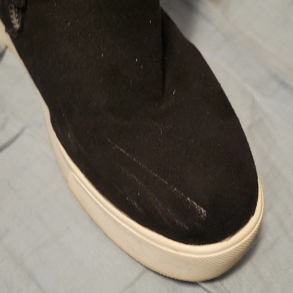 EUC Soda Black suede, faux fur zip up wedges, size 10 - Picture 5 of 6